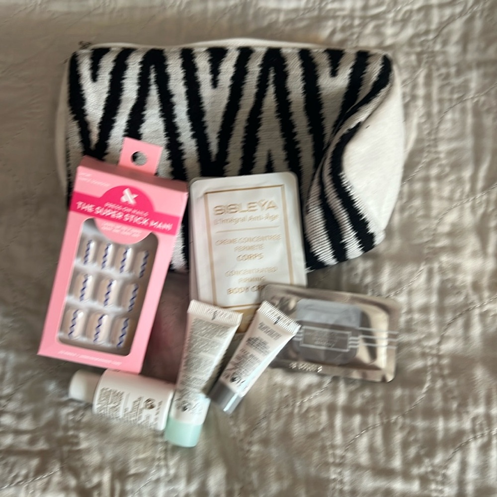 Make up bag w Sisley samples